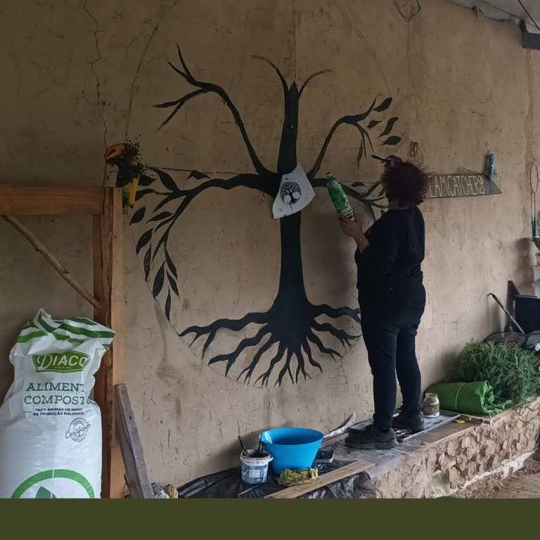 Natural Building - Natural Building - Art on the clay walls